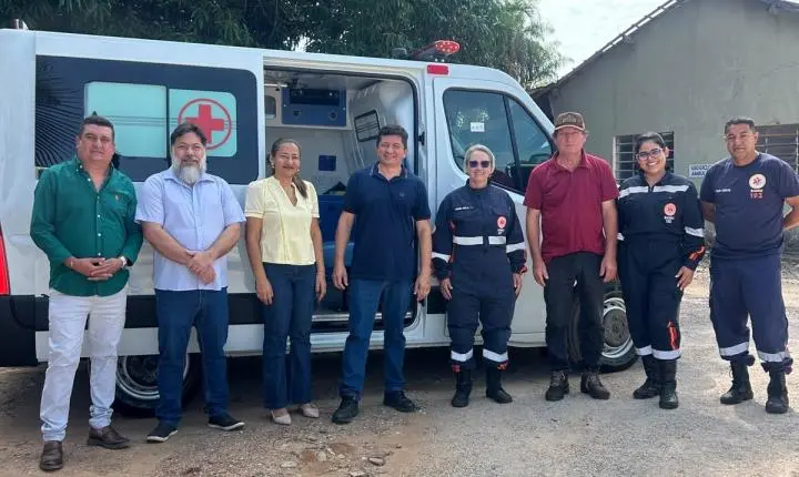 Prefeitura de rosário oeste entrega nova ambulância para o hospital municipal