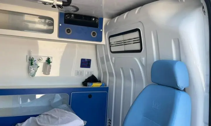 Prefeitura de rosário oeste entrega nova ambulância para o hospital municipal