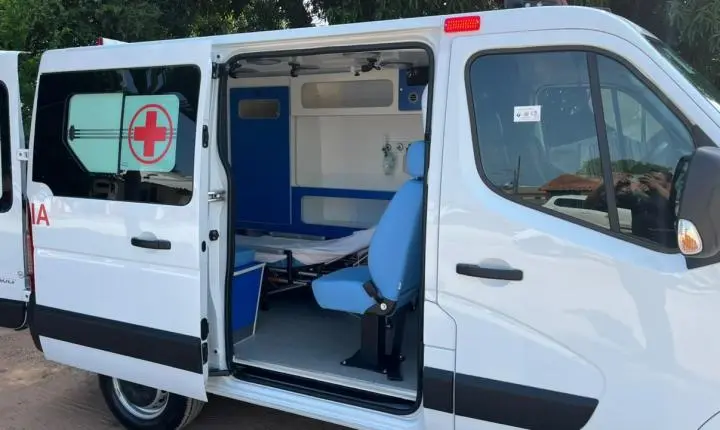 Prefeitura de rosário oeste entrega nova ambulância para o hospital municipal