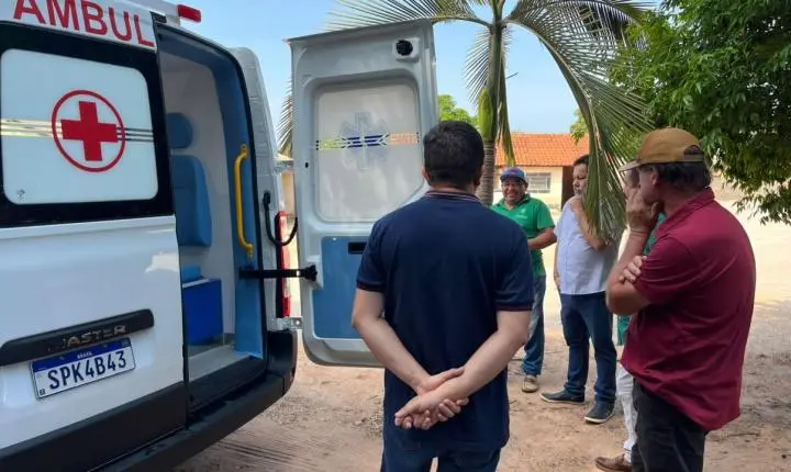 Prefeitura de rosário oeste entrega nova ambulância para o hospital municipal