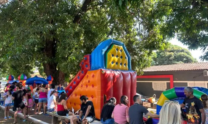 Prefeitura de Rosário Oeste realizou Projeto “Brincando na Praça” e animou o dia das crianças