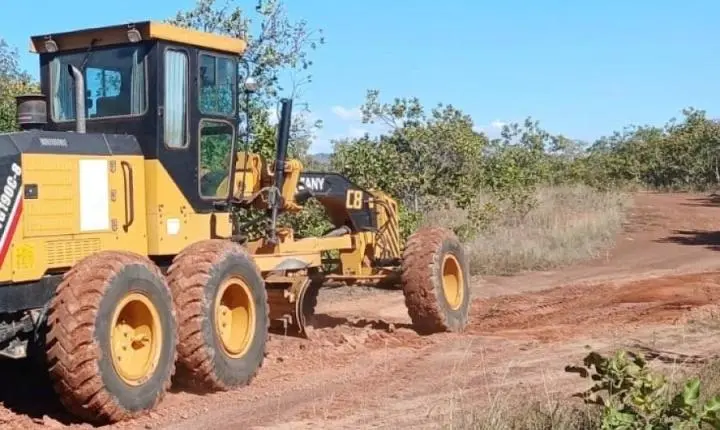 Prefeitura de Rosário Oeste recupera estradas da Comunidade Santa Helena