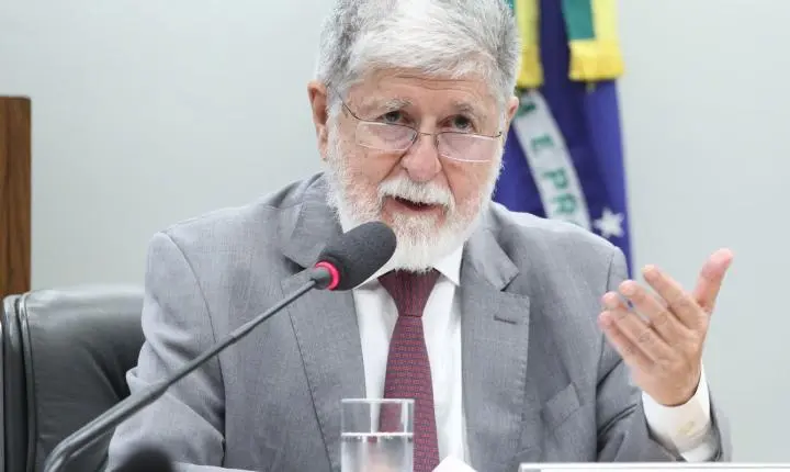Celso Amorim: pretexto para intervenção é inaceitável