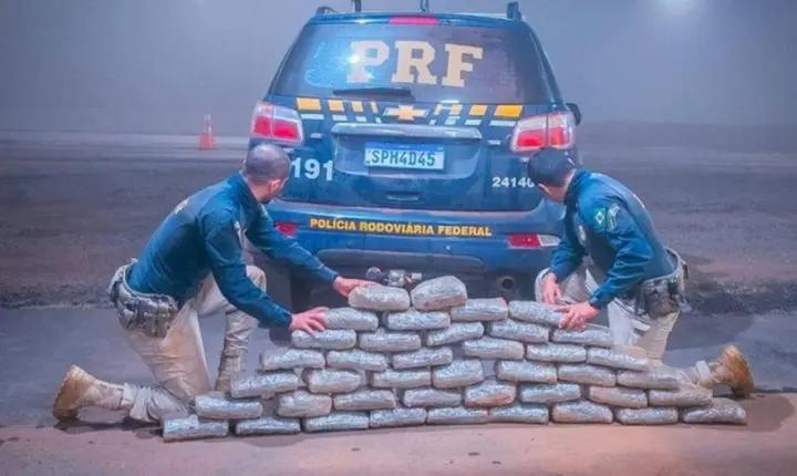 PRF encontrou mais de 21 quilos de skunk escondido em caminhonete