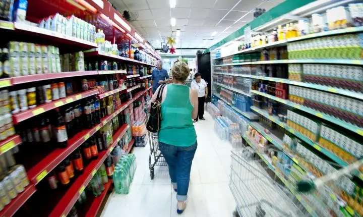 Produção industrial brasileira recua 0,6% em agosto