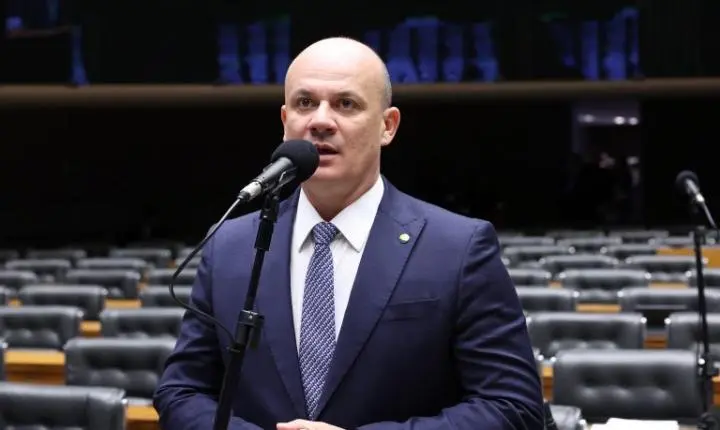 Projeto de lei atualiza regras para punir o crime de perseguição digital