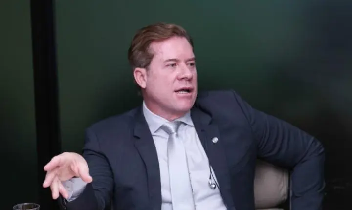 Proposta institui programa de incentivos fiscais para empresas que adotarem energia renovável