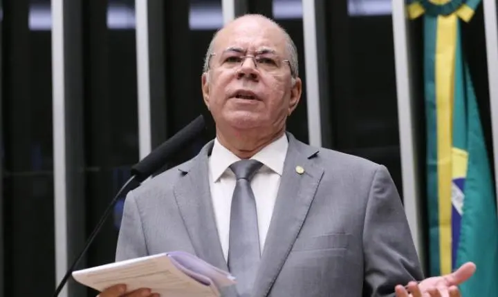Projeto de lei visa aprimorar a transparência em obras federais e estaduais para câmaras municipais
