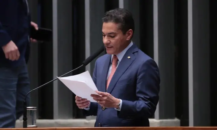 Projeto na câmara propõe incentivos fiscais e emprego para pais de autistas