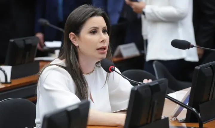Projeto de lei propõe dedução de gastos com vacinas no Imposto de Renda