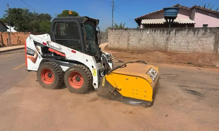 Rosário Oeste inova na limpeza urbana com adoção de veículo varredor