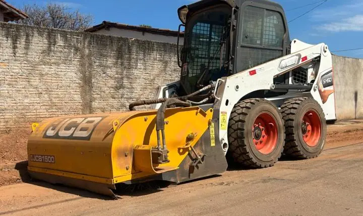 Rosário Oeste inova na limpeza urbana com adoção de veículo varredor