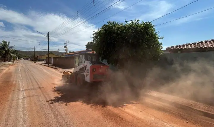 Rosário Oeste inova na limpeza urbana com adoção de veículo varredor