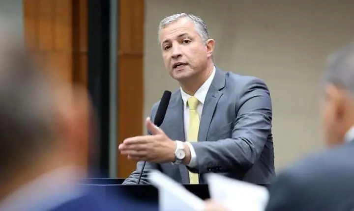 Sem transporte escolar, estudantes de Jangada perdem três semanas de aula e Faissal cobra solução