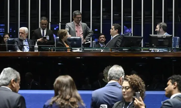 Senado aprova renovação automática da CNH para bons condutores