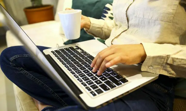 Maioria dos brasileiros teme comprar remédios pela internet, aponta pesquisa