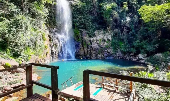 Sinfra-MT determinou a paralisação das obras de pavimentação do acesso ao Sesc Serra Azul, em Rosário Oeste