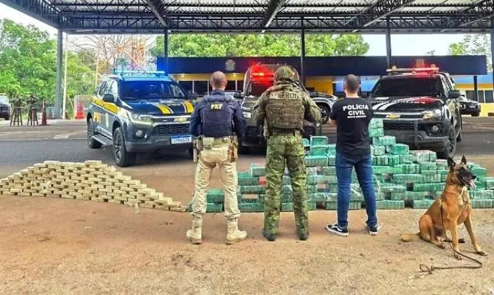 Trio é preso com meia tonelada de cocaína em caminhão na BR-364 em Jangada