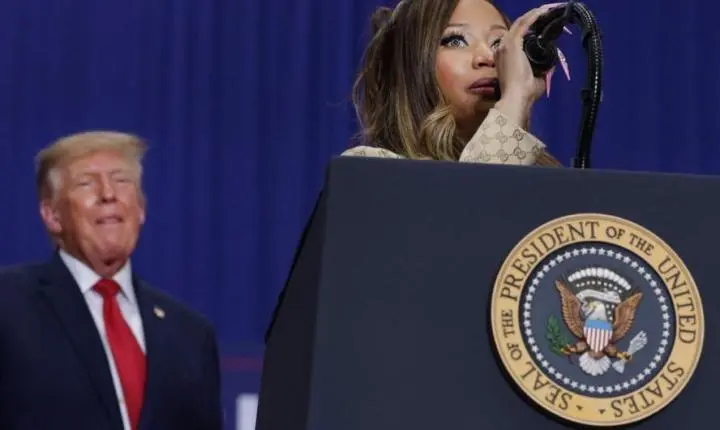 Trump elogia o bumbum 'maravilhoso' da rapper Nicki Minaj durante comício