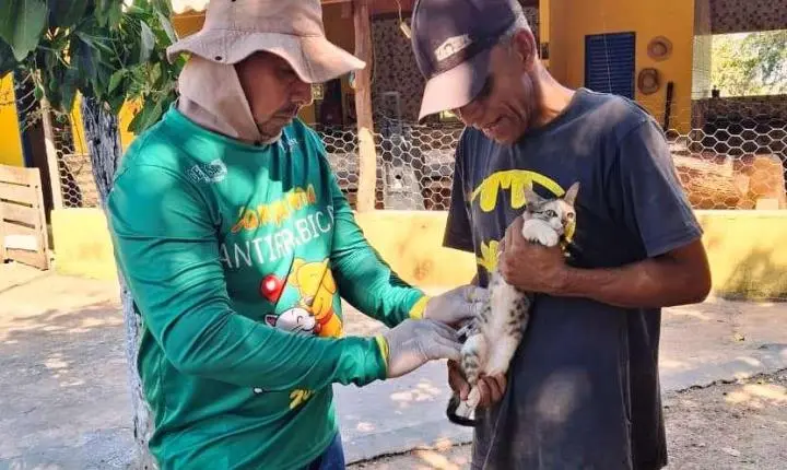 Vacinação Antirrábica avança para a zona rural de Rosário Oeste