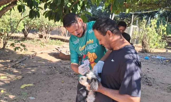 Vacinação Antirrábica avança para a zona rural de Rosário Oeste