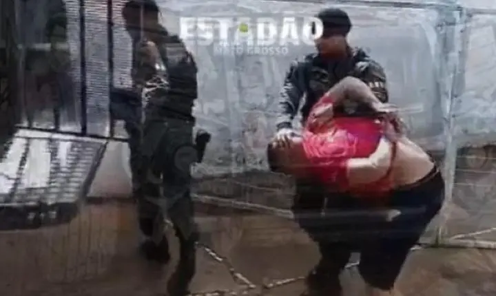 Viatura da Rotam bate em muro durante perseguição a suspeito