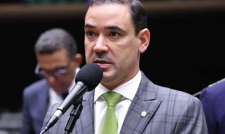 Vicentinho Júnior vence a disputa e é o novo governador do Tocantins