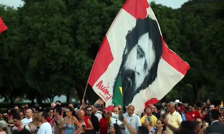 Aniversário de lula emociona eleitores idosos no palácio do alvorada